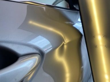 Nissan Qashqai Sağ Ön Kapı Hasarı Boyasız Göçük Onarımı