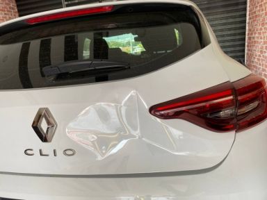 Renault Clio Bagaj Hasarı Boyasız (Vakumla) Göçük Düzeltme